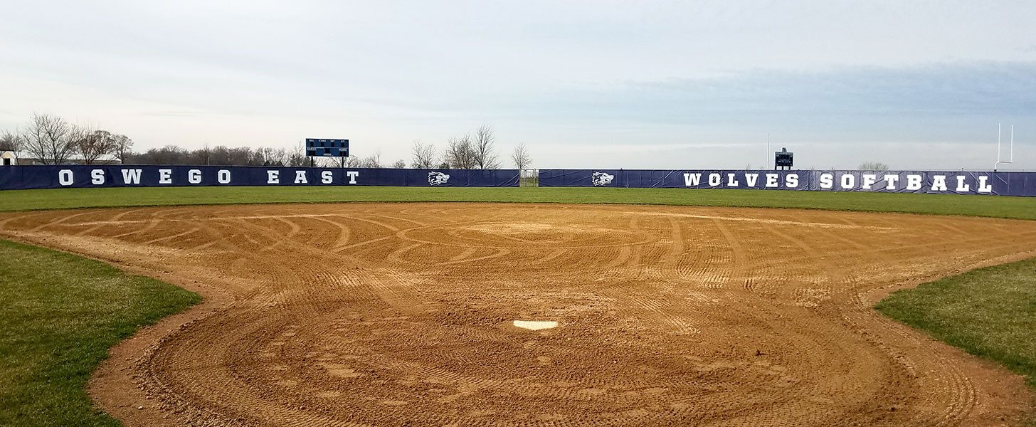 custom-softball-field-windscreen